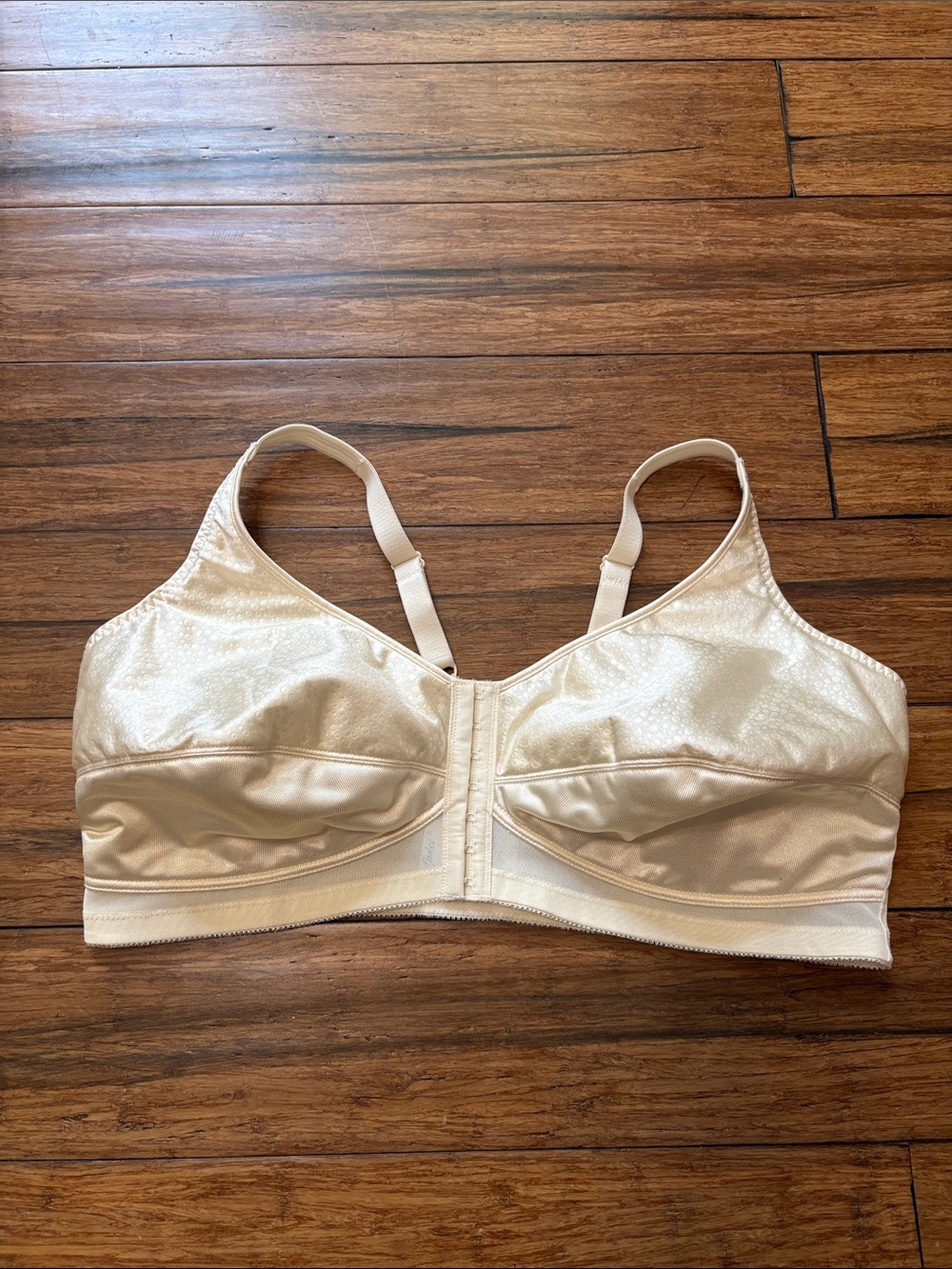 Jodee Mastectomy Bra 46D Style 2580 Beige NWOT